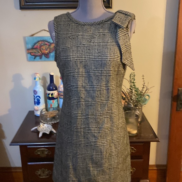 🔥BB Dakota Black and White midi dress size 6🔥 - Picture 4 of 6